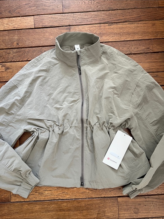 lululemon athletica Jackets & Blazers - Lululemon Warm Ash Grey Crinkle Cinchable Waist Jacket Size Medium NWT
